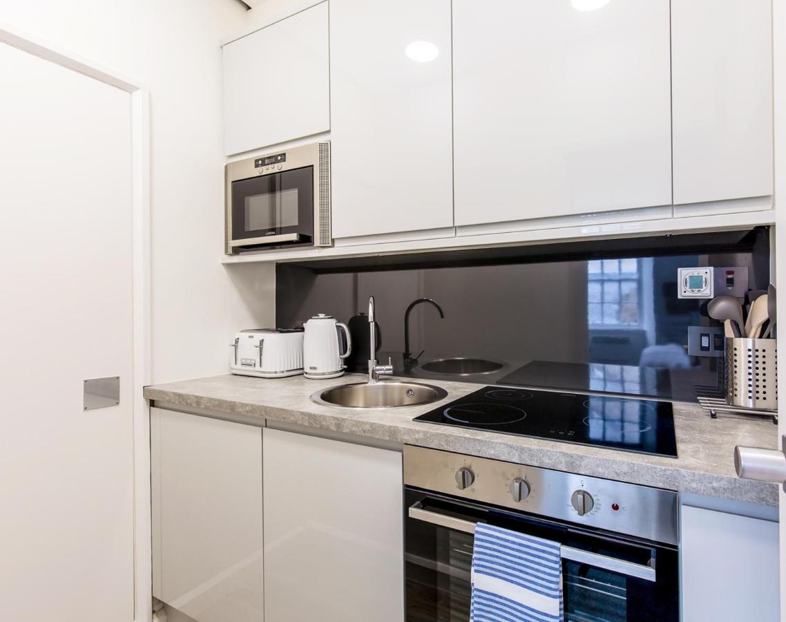 דירות Modern Studio Next To Edinburgh Castle מראה חיצוני תמונה